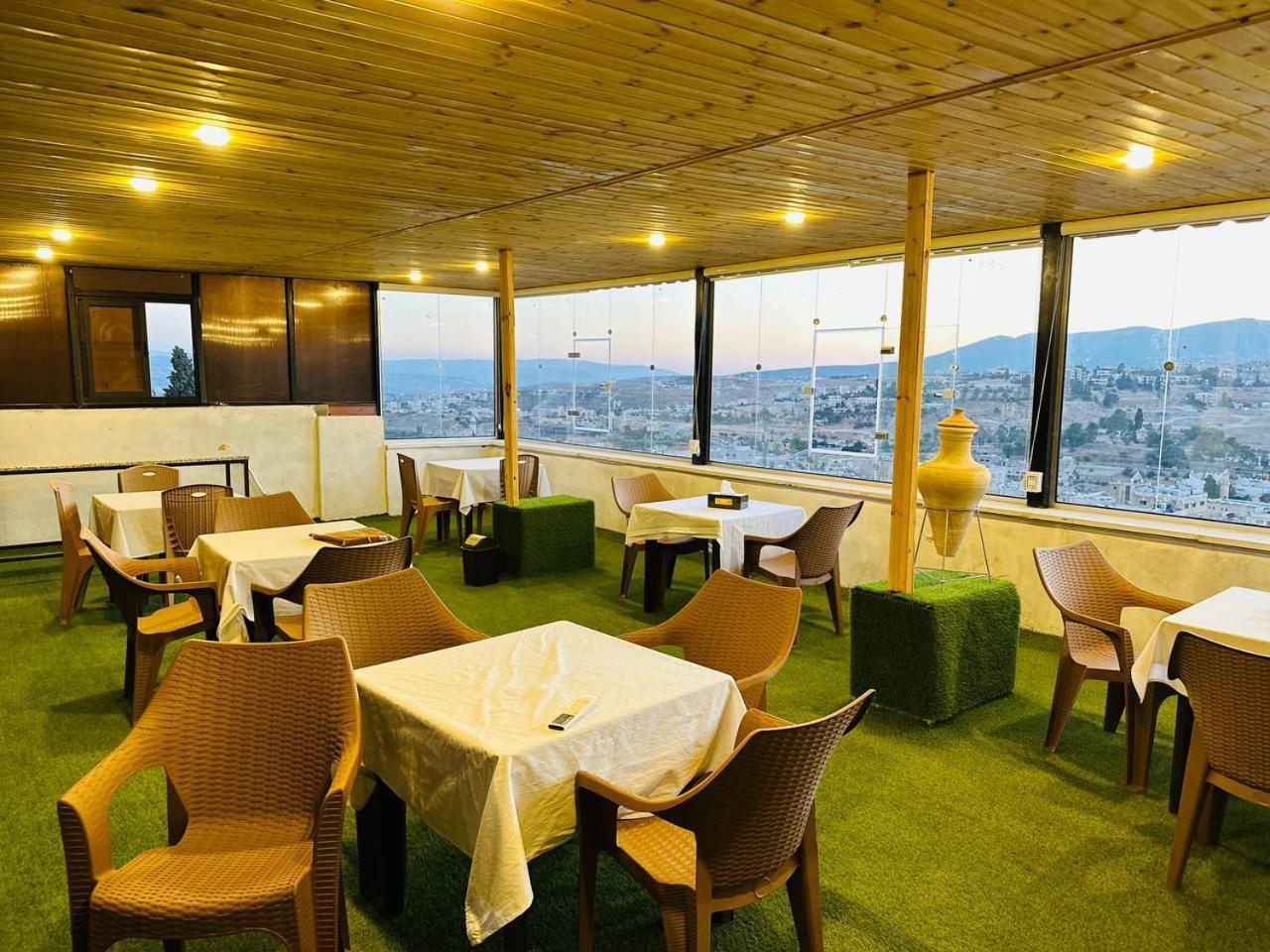 Dream House Hotel Jarash Esterno foto