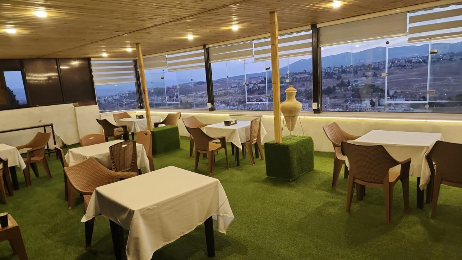 Dream House Hotel Jarash Esterno foto