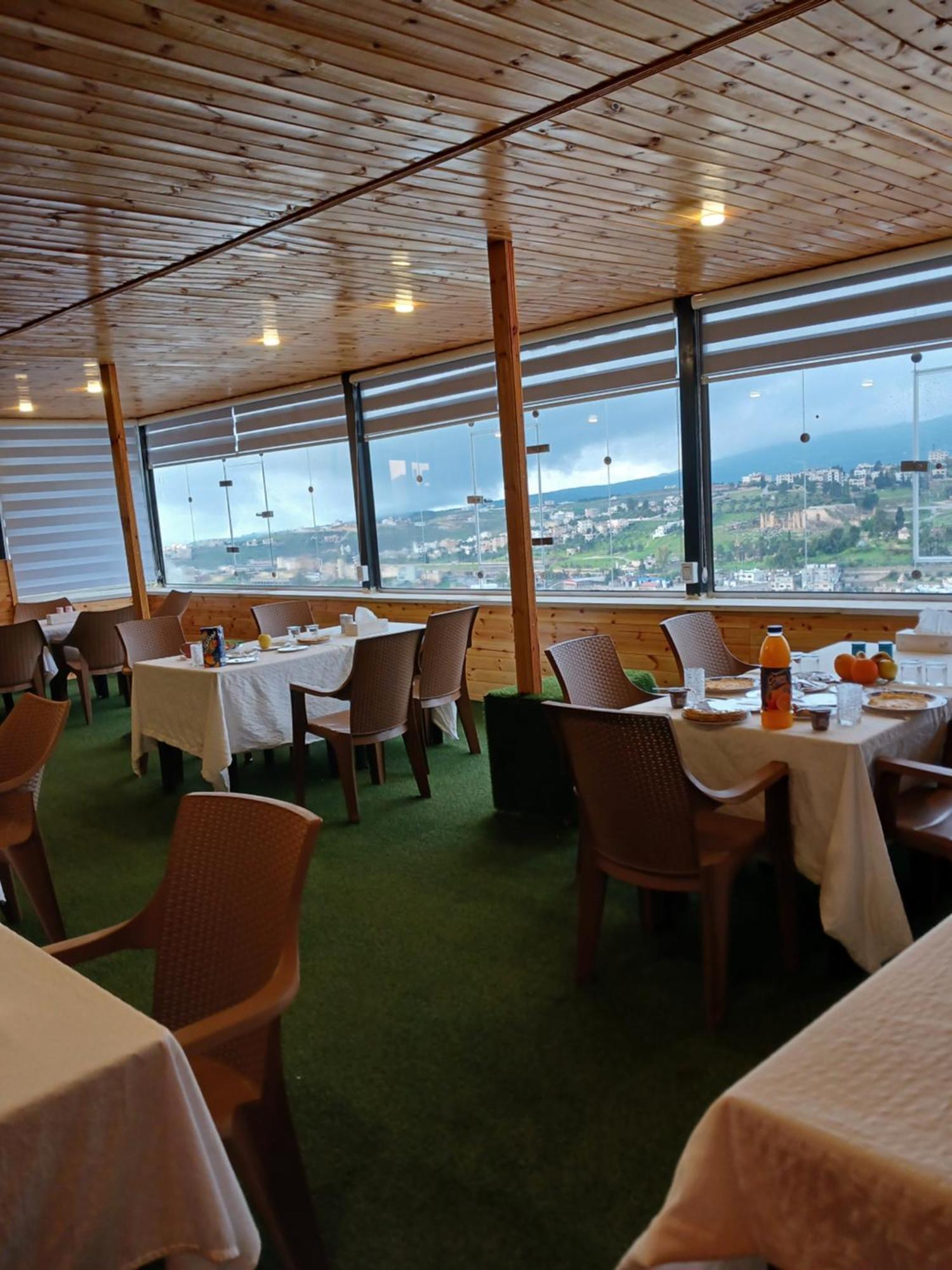 Dream House Hotel Jarash Esterno foto