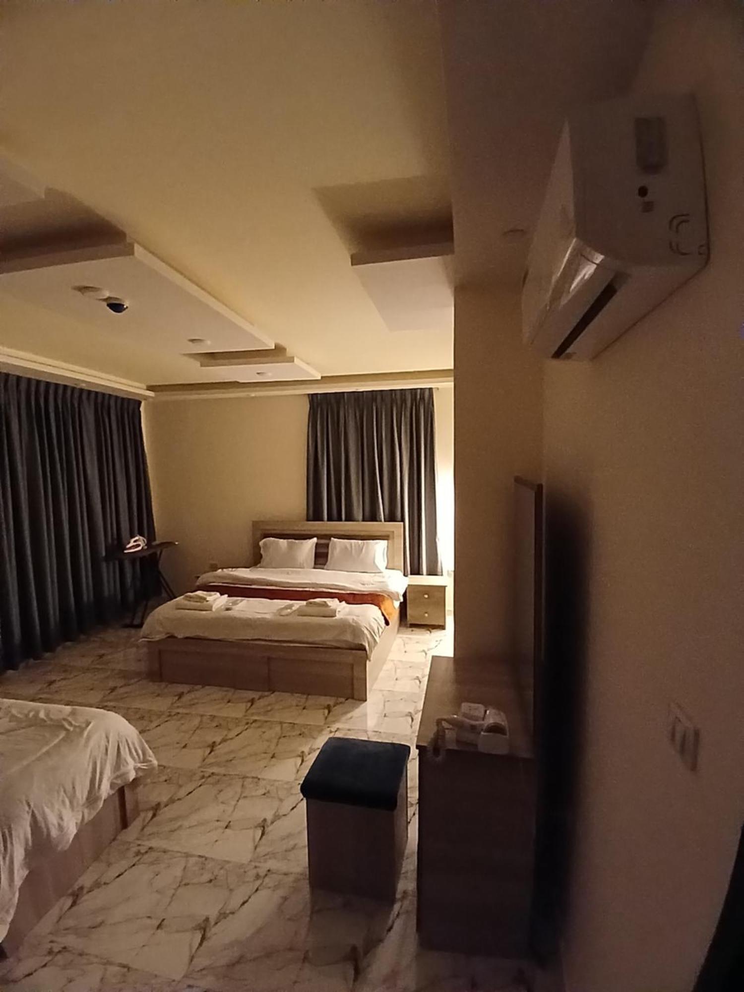 Dream House Hotel Jarash Esterno foto